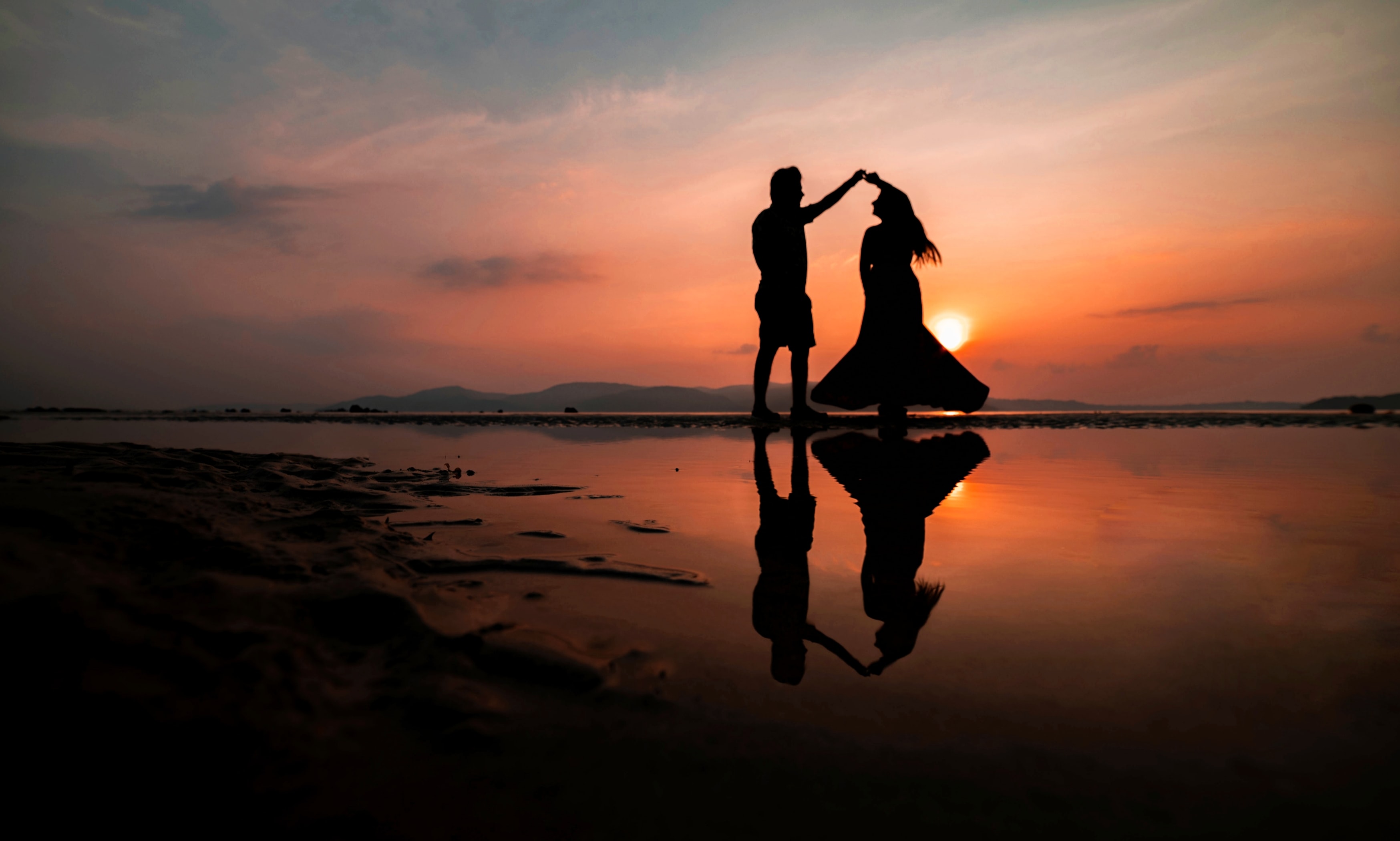 vows-on-the-move-p0vZplFhKYI-unsplash